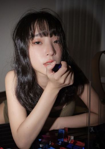 h电影在线_十万网红美女美酱